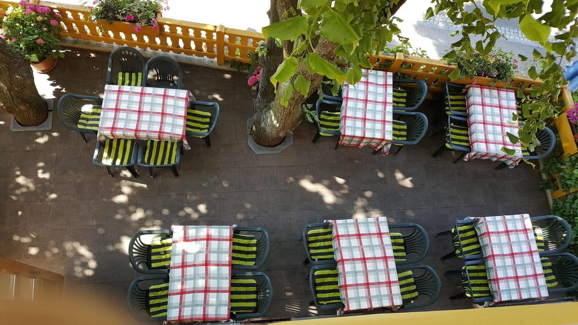 Hotel Gasthof Zum Schwan Steinsfeld Екстериор снимка