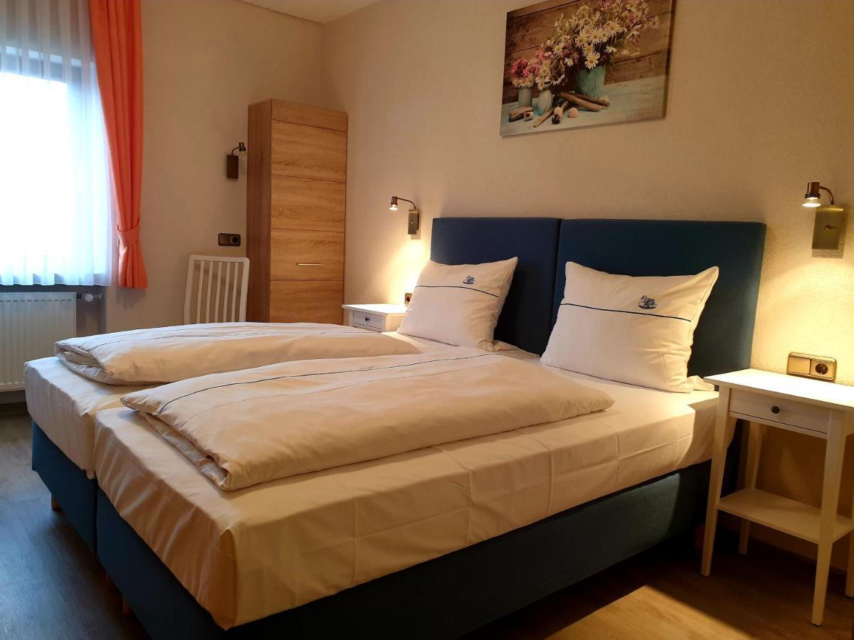 Hotel Gasthof Zum Schwan Steinsfeld Екстериор снимка