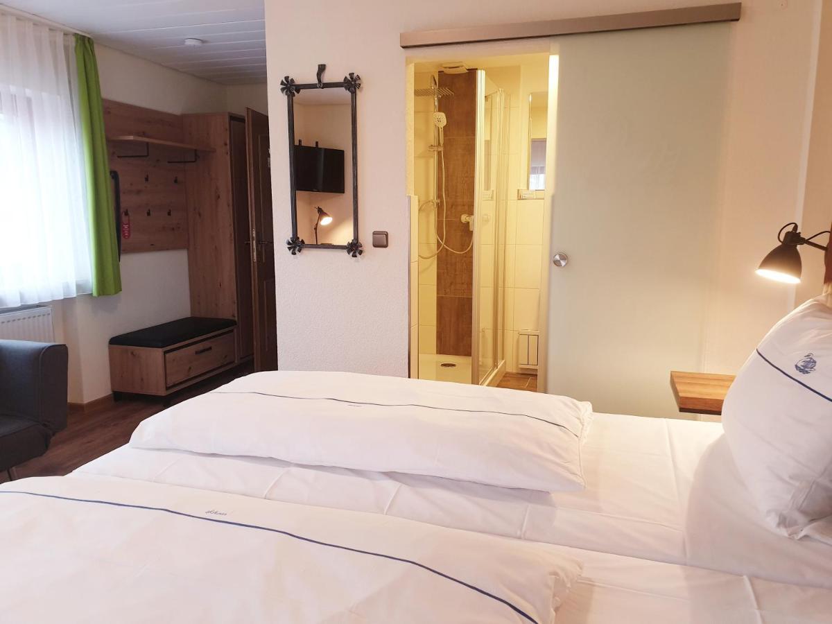 Hotel Gasthof Zum Schwan Steinsfeld Екстериор снимка