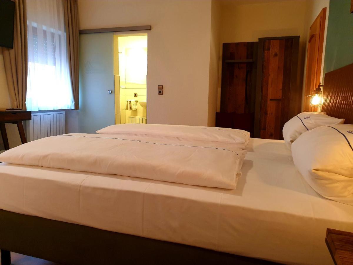 Hotel Gasthof Zum Schwan Steinsfeld Екстериор снимка