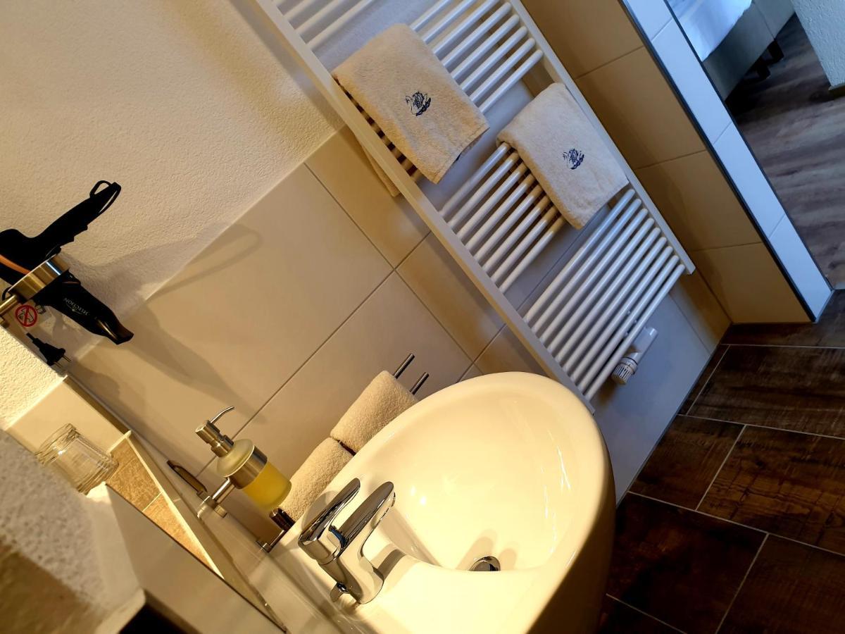 Hotel Gasthof Zum Schwan Steinsfeld Екстериор снимка