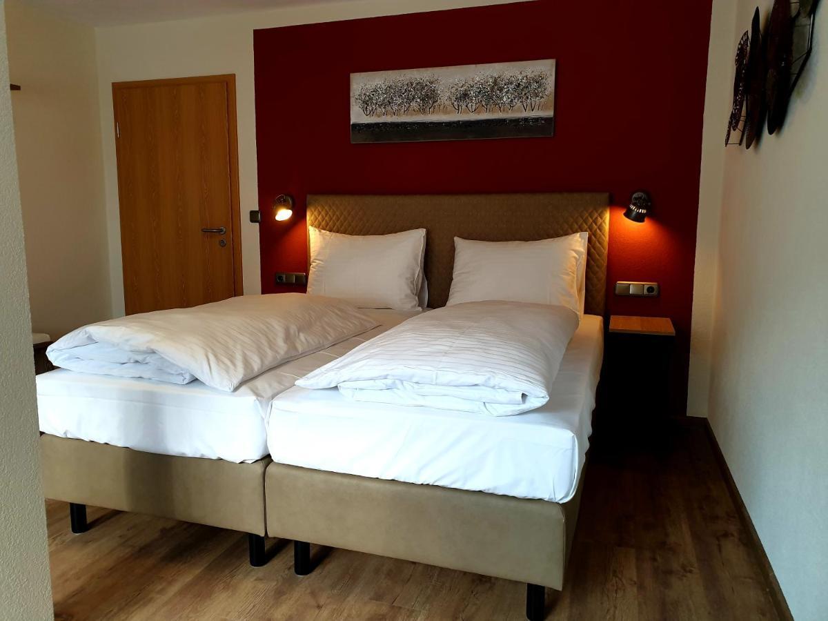 Hotel Gasthof Zum Schwan Steinsfeld Екстериор снимка